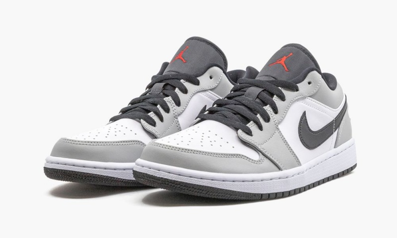 Nike Air Jordan 1 Low 'Light Smoke Grey' Schoenen Heren Grijs Rood Wit Nederland | 908726-KQE