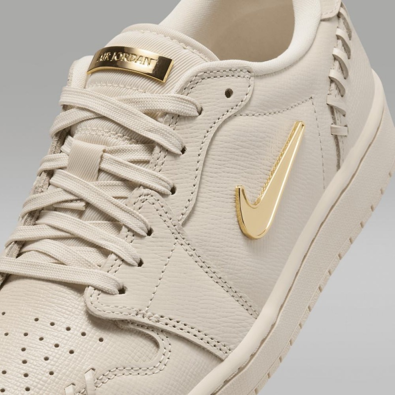 Nike Air Jordan 1 Low Method of Make Schoenen Dames Lichtbruin Metal Goud Nederland | 025786-VYZ