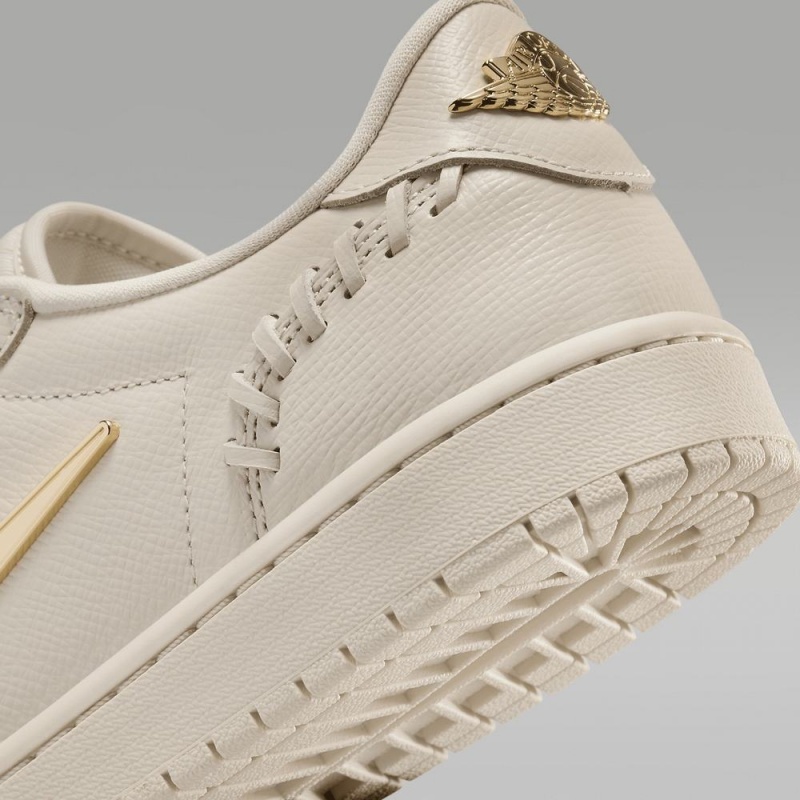 Nike Air Jordan 1 Low Method of Make Schoenen Dames Lichtbruin Metal Goud Nederland | 025786-VYZ