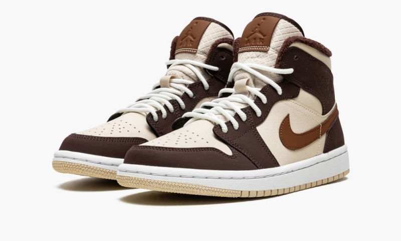 Nike Air Jordan 1 MID SE 'Brown Basalt Fleece' Schoenen Dames Bruin Beige Nederland | 835614-DKZ