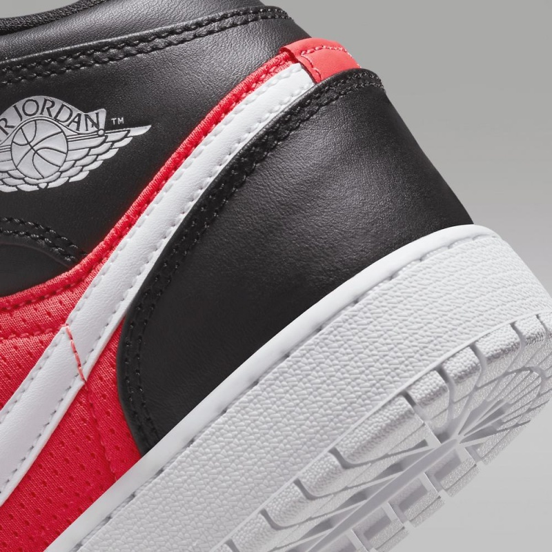 Nike Air Jordan 1 MID SE Schoenen Kinderen Wit Zwart Rood Nederland | 390564-XDY